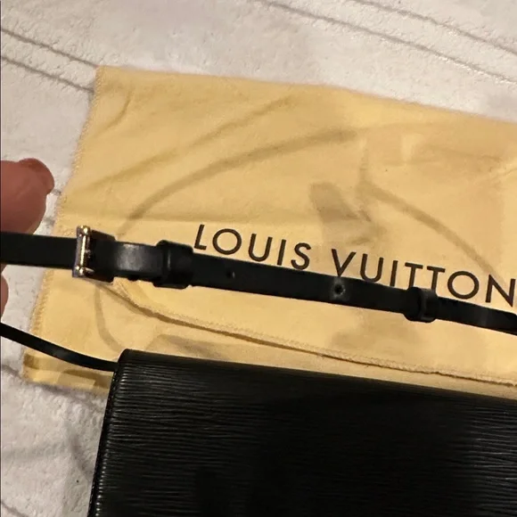 EUC Louis Vuitton monogram Honfleur Epi Leather Bag - black - Picture 4 of 16